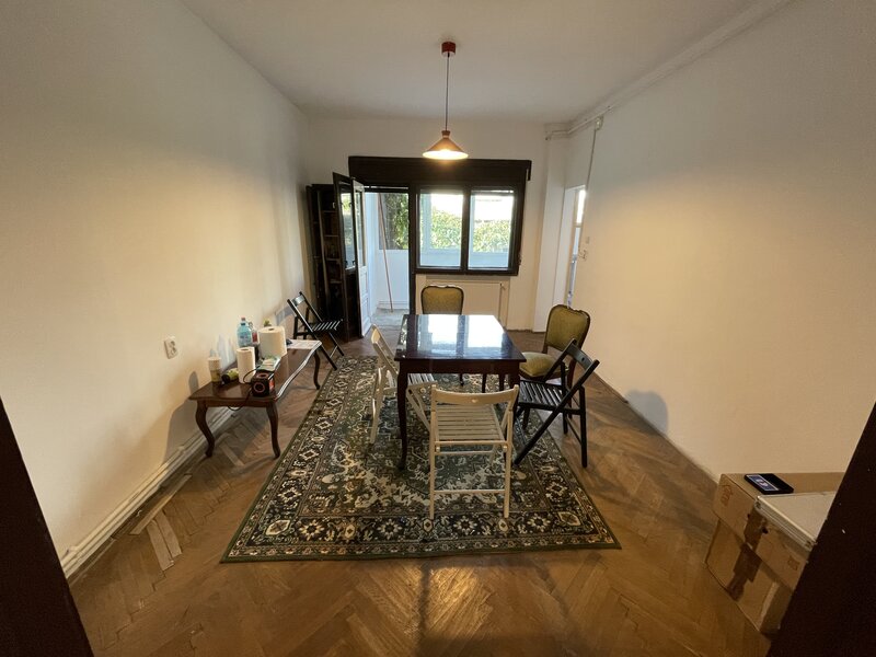 Calea Victoriei, Moxa, strada Sfintii Voievozi,